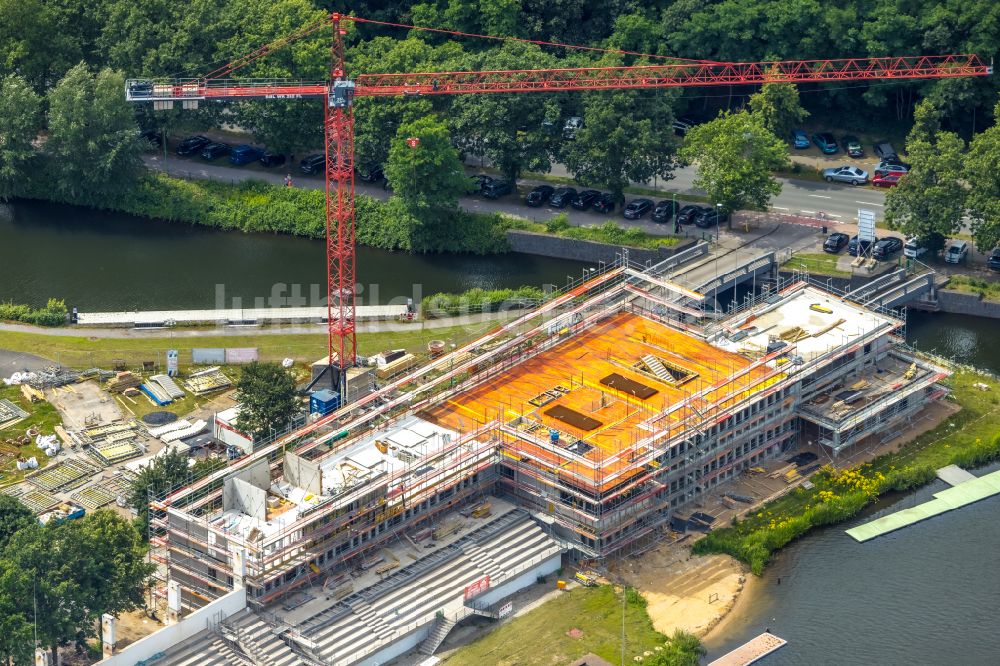 Duisburg aus der Vogelperspektive: Neubau Trainings- und Leistungssportzentrum eines Regattahauses mit Tribühne an der Regattabahn in Duisburg im Bundesland Nordrhein-Westfalen, Deutschland