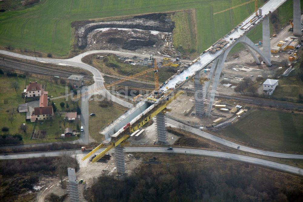 Karsdorf aus der Vogelperspektive: Neubau der Unstruttalbrücke bei Karsdorf in Sachsen-Anhalt