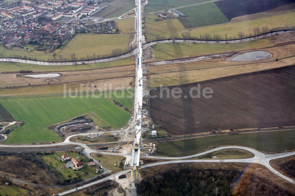 Luftaufnahme Karsdorf - Neubau der Unstruttalbrücke bei Karsdorf in Sachsen-Anhalt