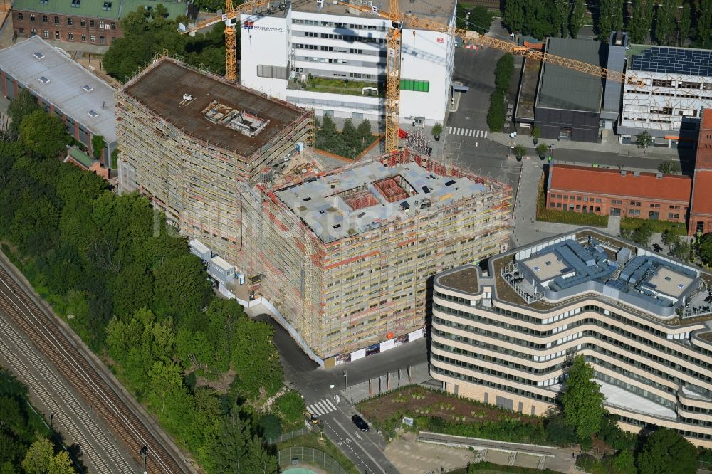 Luftaufnahme Berlin - Neubau des Unternehmens-Verwaltungsgebäude der GASAG auf dem EUREF-Campus im Ortsteil Schöneberg in Berlin, Deutschland