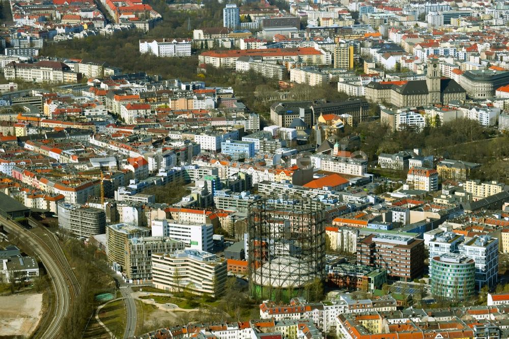 Berlin aus der Vogelperspektive: Neubau des Unternehmens- Verwaltungsgebäude der GASAG auf dem EUREF-Campus im Ortsteil Schöneberg in Berlin, Deutschland