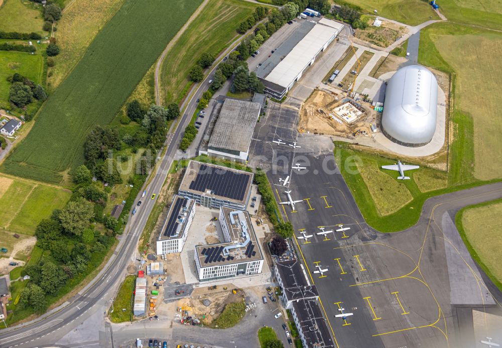 Mülheim an der Ruhr von oben - Neubau des Unternehmens-Verwaltungsgebäude pitstop.de GmbH in Mülheim an der Ruhr im Bundesland Nordrhein-Westfalen, Deutschland