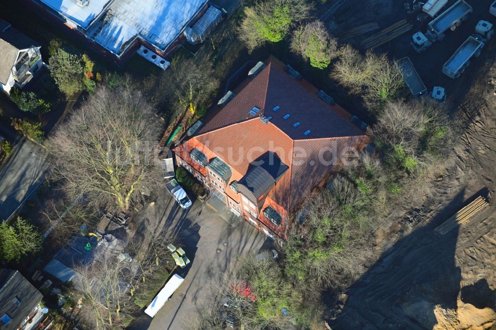 Luftaufnahme Hamburg - Neubau des Unternehmens-Verwaltungsgebäude der Ppw Polyplan Werkzeuge GmbH im Ortsteil Schnelsen in Hamburg, Deutschland