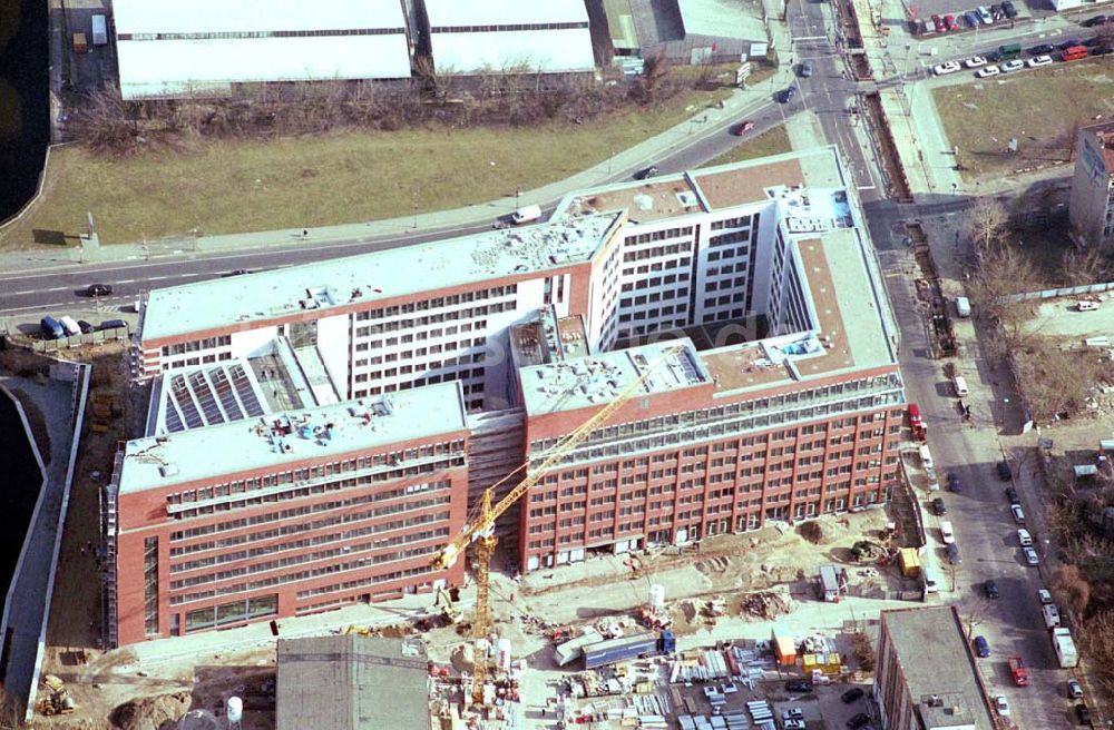 Luftaufnahme Berlin-Friedrichshain - Neubau der ver.di-Zentrale an der Schillingbrücke/Holzmarktstraße