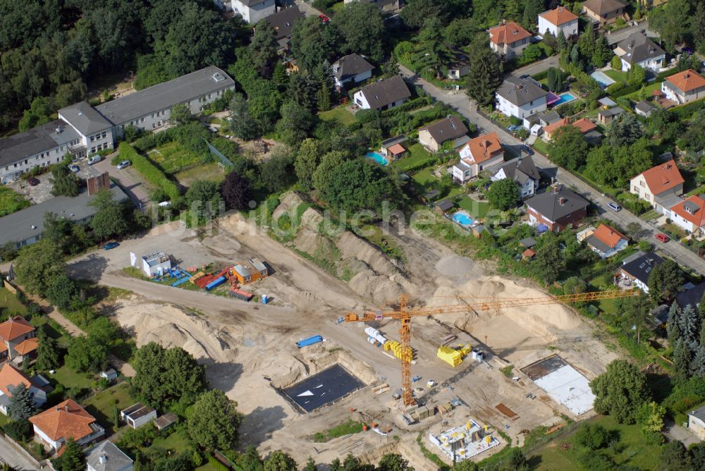 Berlin von oben - Neubau - Villa im Wohngebiet einer Einfamilienhaus- Siedlung in Berlin, Deutschland