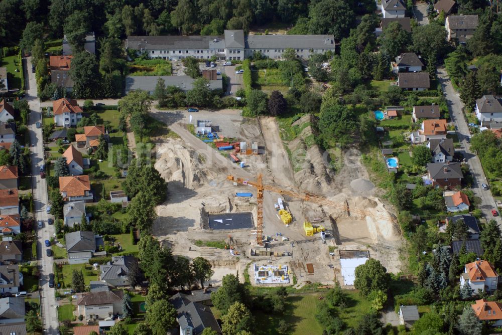 Berlin von oben - Neubau - Villa im Wohngebiet einer Einfamilienhaus- Siedlung in Berlin, Deutschland