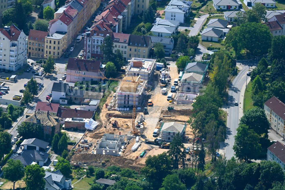 Altenburg aus der Vogelperspektive: Neubau - Villa im Wohngebiet einer Einfamilienhaus- Siedlung im Ortsteil Zschechwitz in Altenburg im Bundesland Thüringen, Deutschland