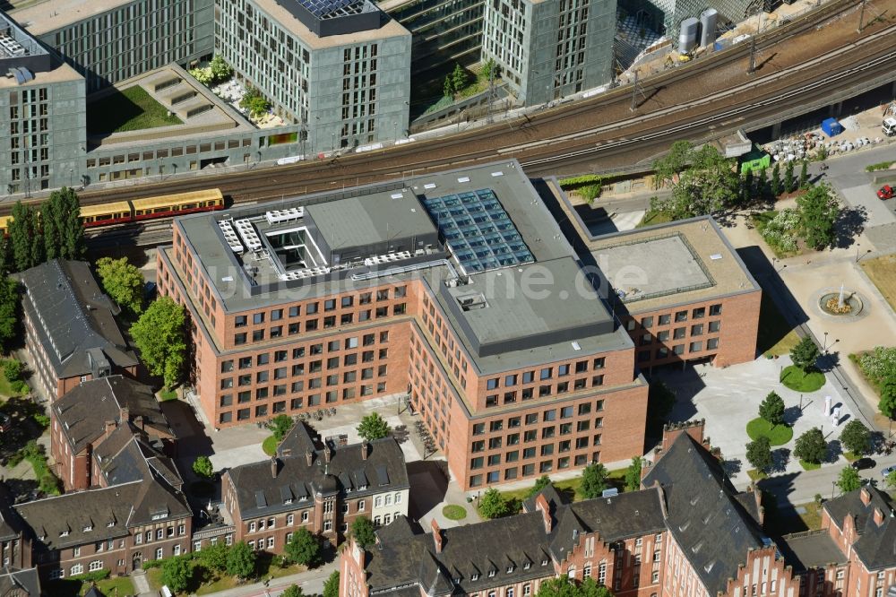 Berlin aus der Vogelperspektive: Neubau Vorklinik und Forschungsgebäude am Universitätsklinikum Campus Charite Mitte ( CCM ) im Ortsteil Mitte in Berlin