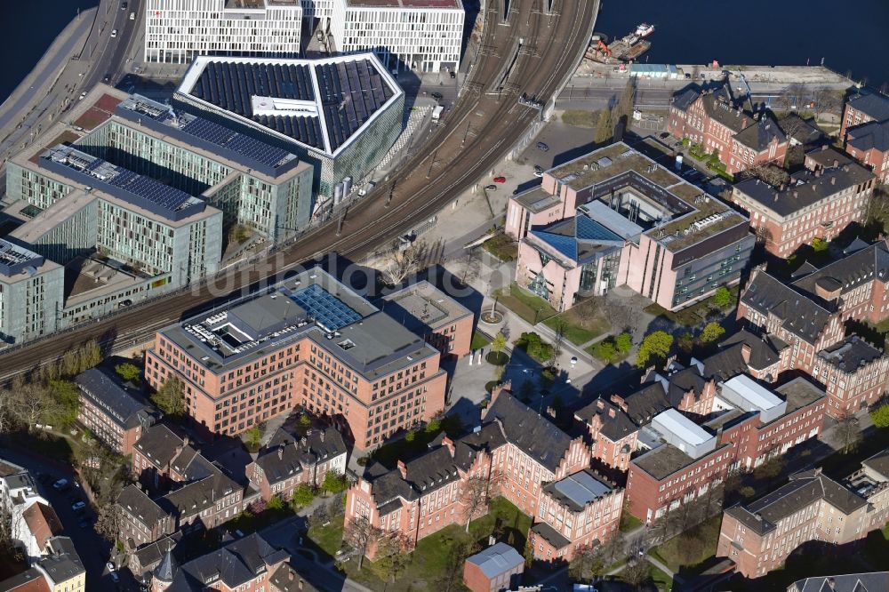 Luftbild Berlin - Neubau Vorklinik und Forschungsgebäude am Universitätsklinikum Campus Charite Mitte ( CCM ) im Ortsteil Mitte in Berlin