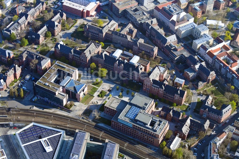 Berlin von oben - Neubau Vorklinik und Forschungsgebäude am Universitätsklinikum Campus Charite Mitte ( CCM ) im Ortsteil Mitte in Berlin