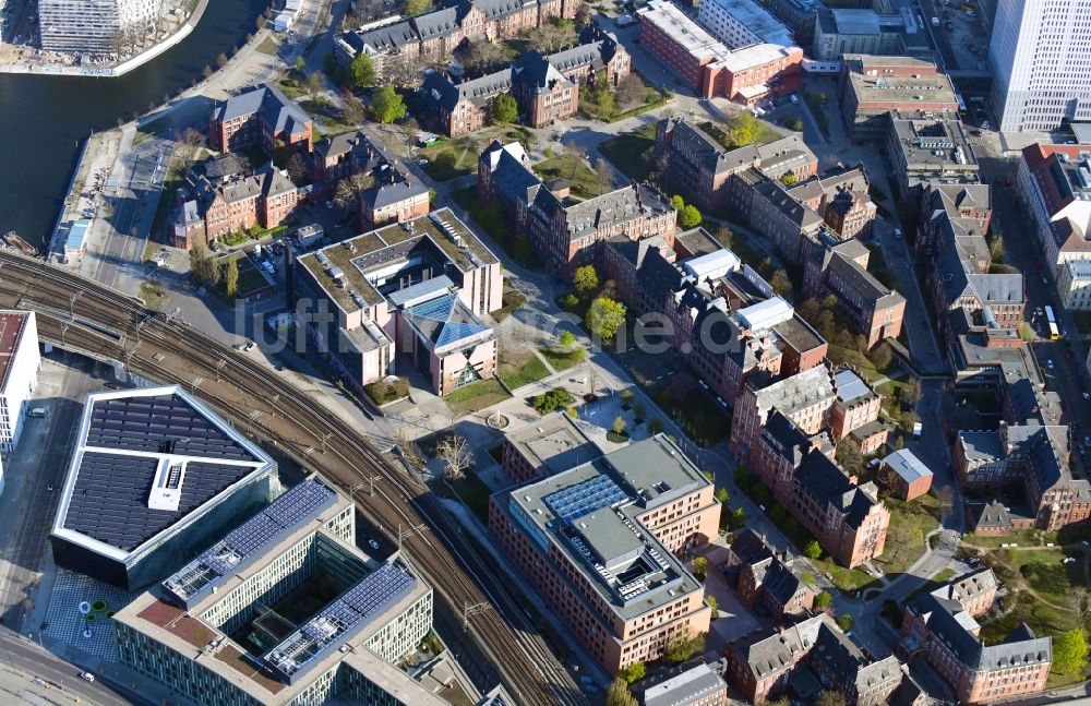 Berlin aus der Vogelperspektive: Neubau Vorklinik und Forschungsgebäude am Universitätsklinikum Campus Charite Mitte ( CCM ) im Ortsteil Mitte in Berlin