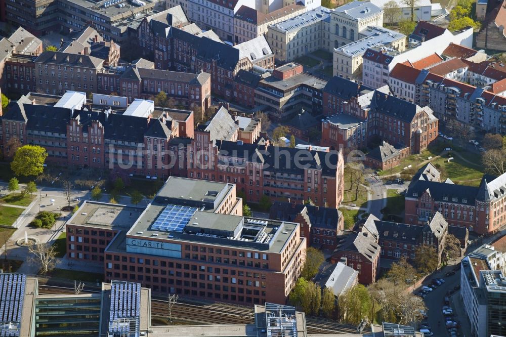 Luftaufnahme Berlin - Neubau Vorklinik und Forschungsgebäude am Universitätsklinikum Campus Charite Mitte ( CCM ) im Ortsteil Mitte in Berlin