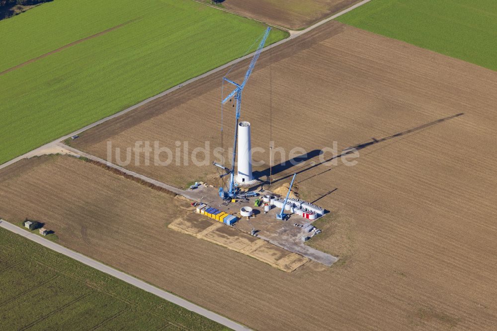 Luftaufnahme Grevenbroich - Neubau Windkraftanlagen auf einem Feld in Grevenbroich im Bundesland Nordrhein-Westfalen, Deutschland