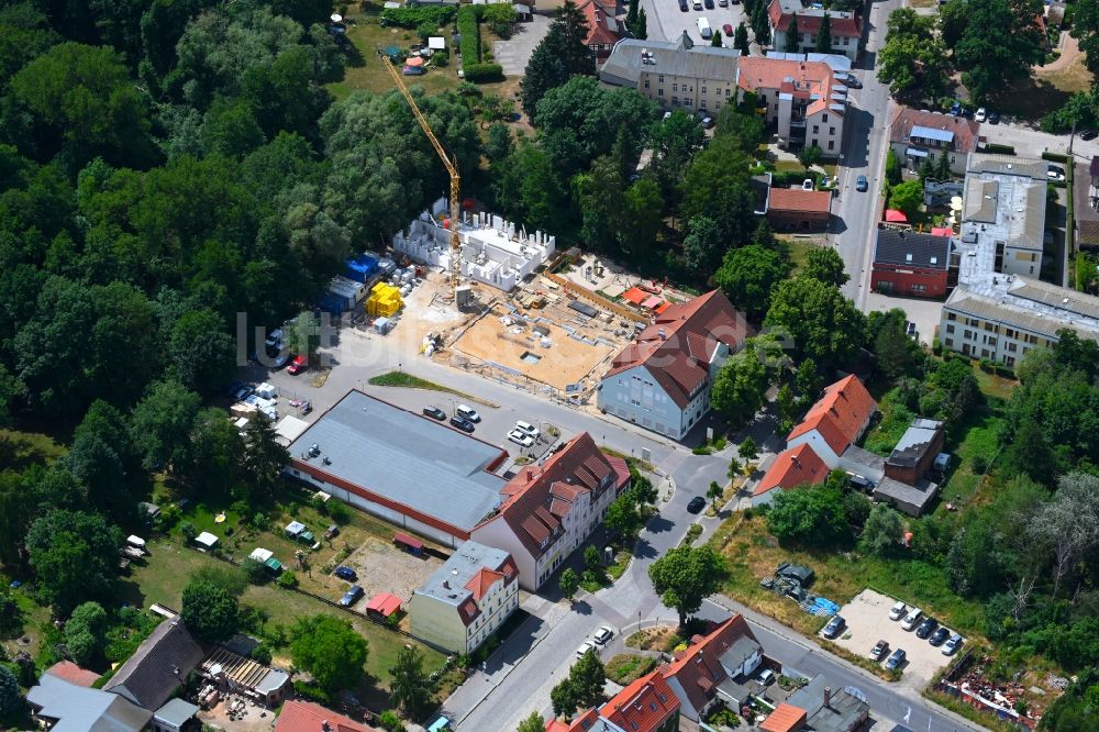 Luftaufnahme Werneuchen - Neubau Wohn- und Geschäftshaus Breite Straße in Werneuchen im Bundesland Brandenburg, Deutschland