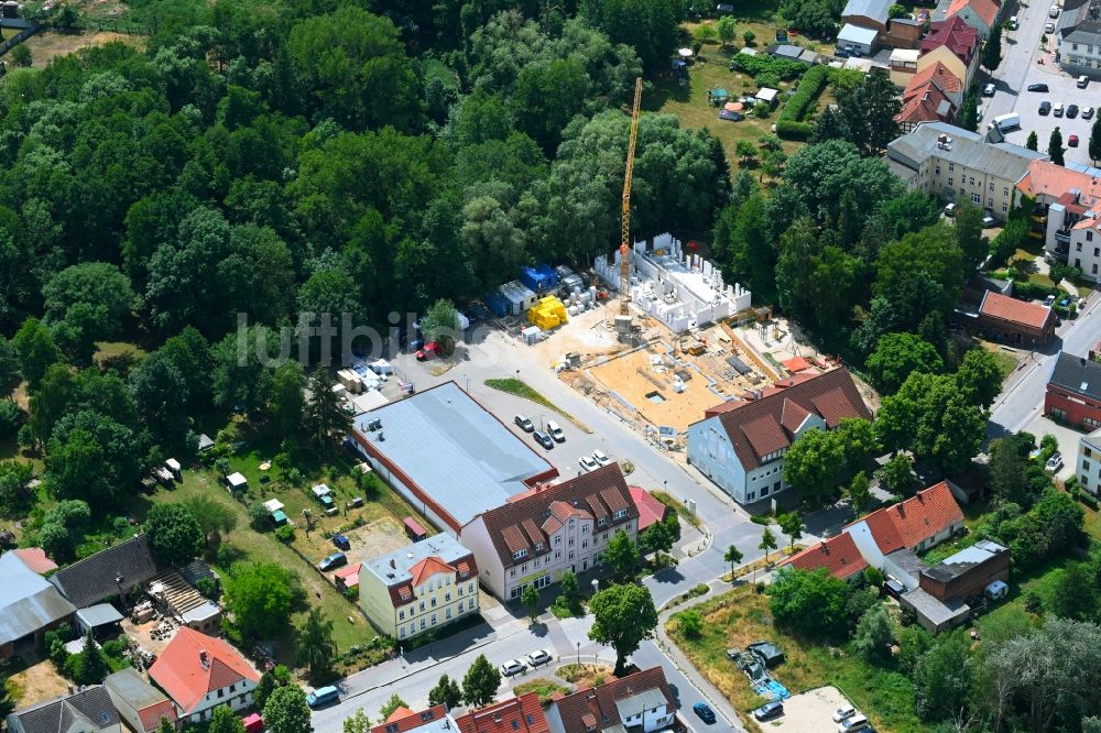 Werneuchen von oben - Neubau Wohn- und Geschäftshaus Breite Straße in Werneuchen im Bundesland Brandenburg, Deutschland