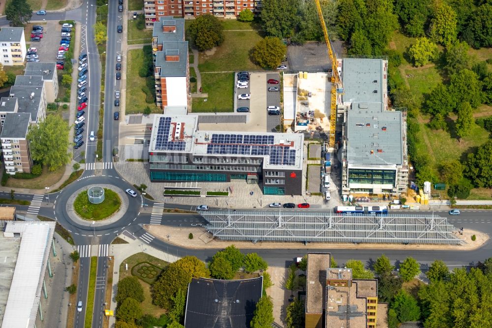 Luftaufnahme Bergkamen - Neubau Wohn- und Geschäftshaus mit Bürotrakt an der Hubert-Biernat-Straße / Töddinghauser Straße in Bergkamen im Bundesland Nordrhein-Westfalen, Deutschland