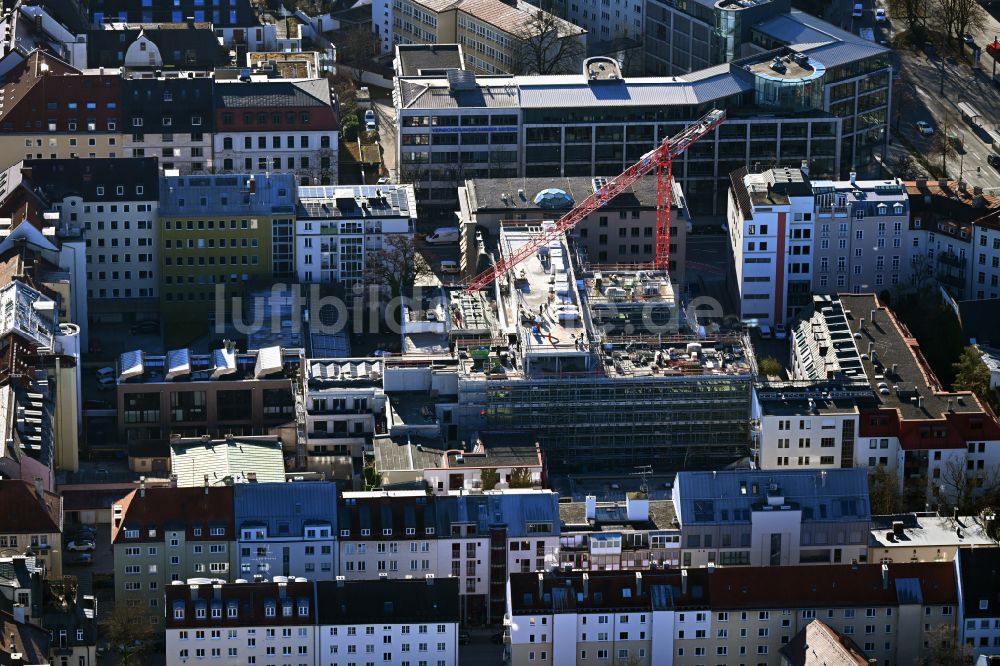 München aus der Vogelperspektive: Neubau Wohn- und Geschäftshaus Haus des Fußballs in München im Bundesland Bayern, Deutschland