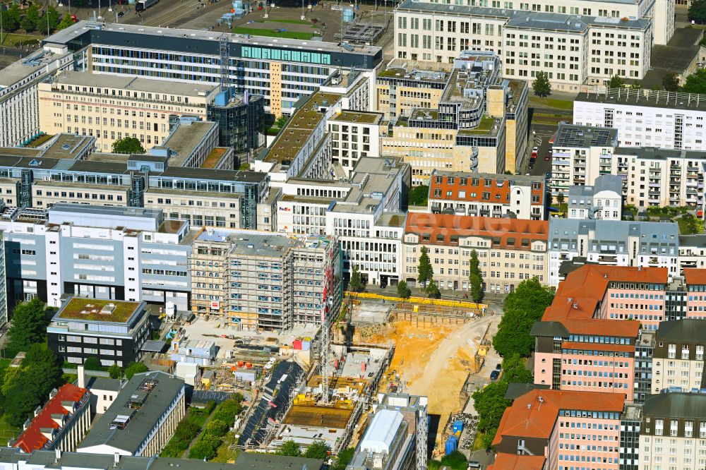 Leipzig aus der Vogelperspektive: Neubau Wohn- und Geschäftshaus im Ortsteil Zentrum in Leipzig im Bundesland Sachsen, Deutschland