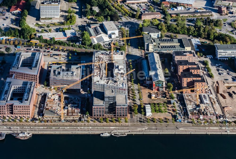 Luftaufnahme Kiel - Neubau Wohn- und Geschäftshaus Viertel Kieler Hörn Areal in Kiel im Bundesland Schleswig-Holstein, Deutschland