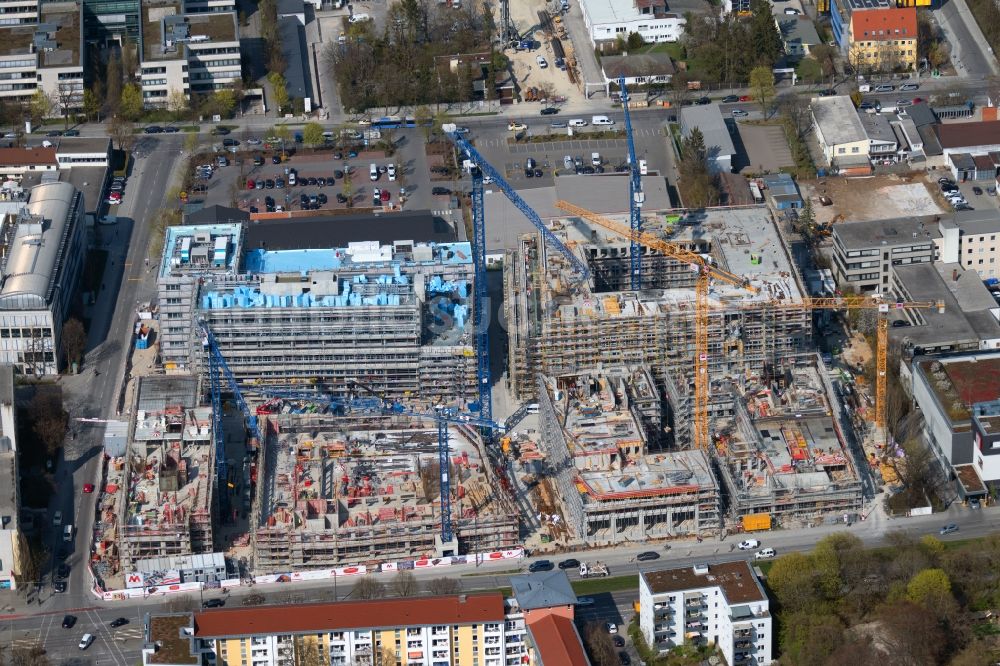 München aus der Vogelperspektive: Neubau Wohn- und Geschäftshaus Viertel DIE MACHEREI im Ortsteil Berg am Laim in München im Bundesland Bayern, Deutschland