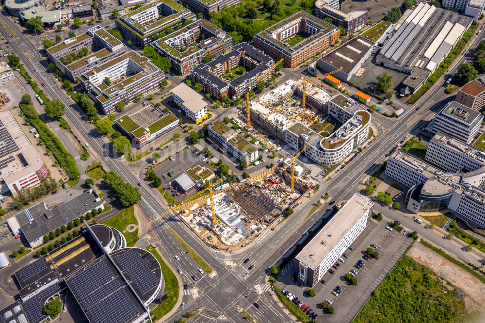 Essen von oben - Neubau Wohn- und Geschäftshaus Viertel der Projekte Max & Moritz und Essen - Weststadt in Essen im Bundesland Nordrhein-Westfalen, Deutschland