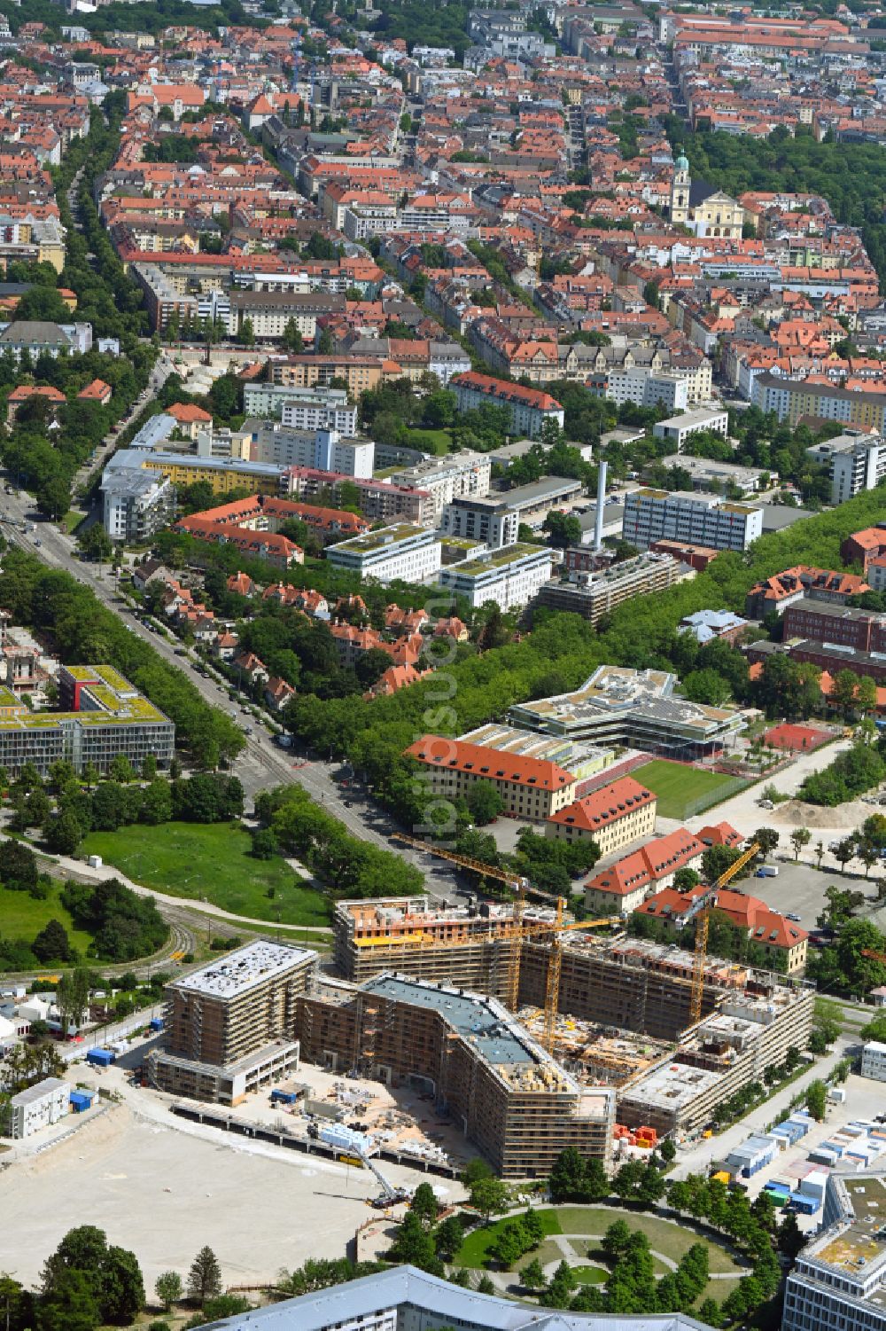 München aus der Vogelperspektive: Neubau Wohn- und Geschäftshaus Viertel Südliches Oberwiesenfeld am Rosa-Luxemburg-Platz in München im Bundesland Bayern, Deutschland