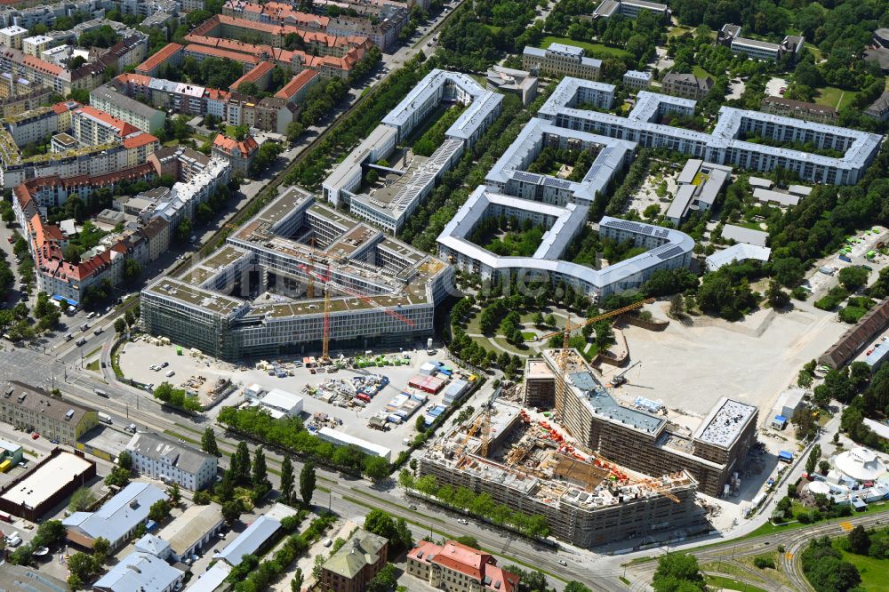 München aus der Vogelperspektive: Neubau Wohn- und Geschäftshaus Viertel Südliches Oberwiesenfeld am Rosa-Luxemburg-Platz in München im Bundesland Bayern, Deutschland