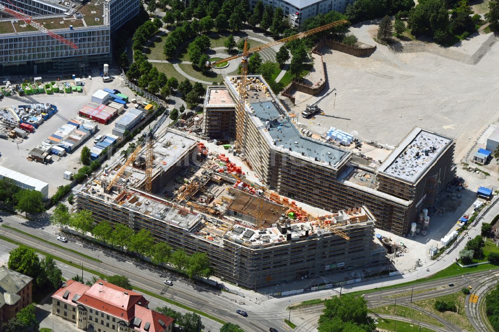 Luftbild München - Neubau Wohn- und Geschäftshaus Viertel Südliches Oberwiesenfeld am Rosa-Luxemburg-Platz in München im Bundesland Bayern, Deutschland