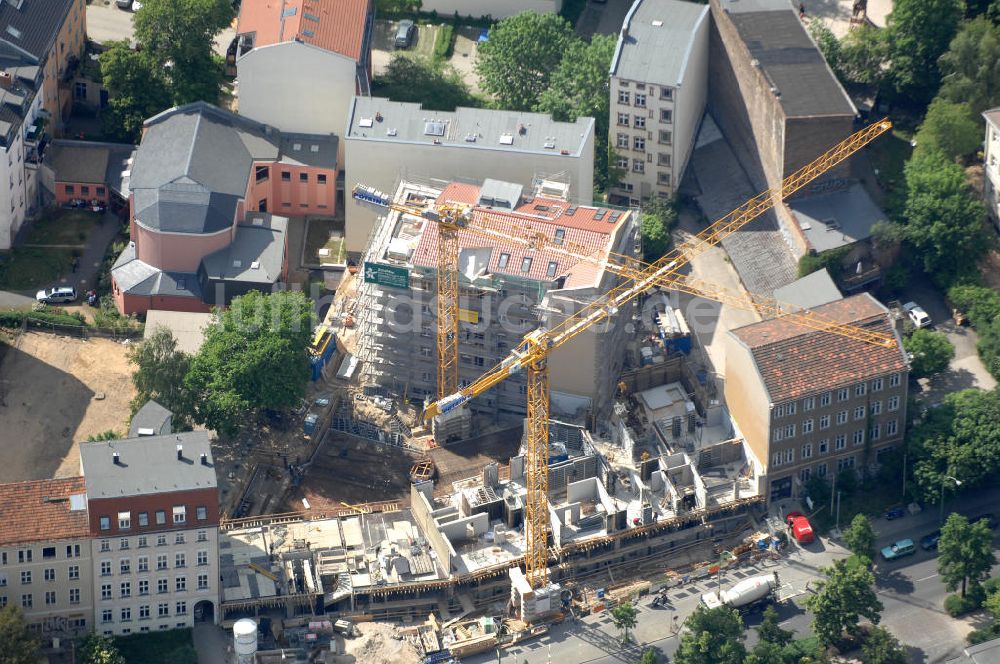 Berlin aus der Vogelperspektive: Neubau von Wohn- und GeschÃ¤ftshÃ¤usern in der SchÃ¶nhauser Allee, nahe dem Senefelder Platz in Berlin-Pankow