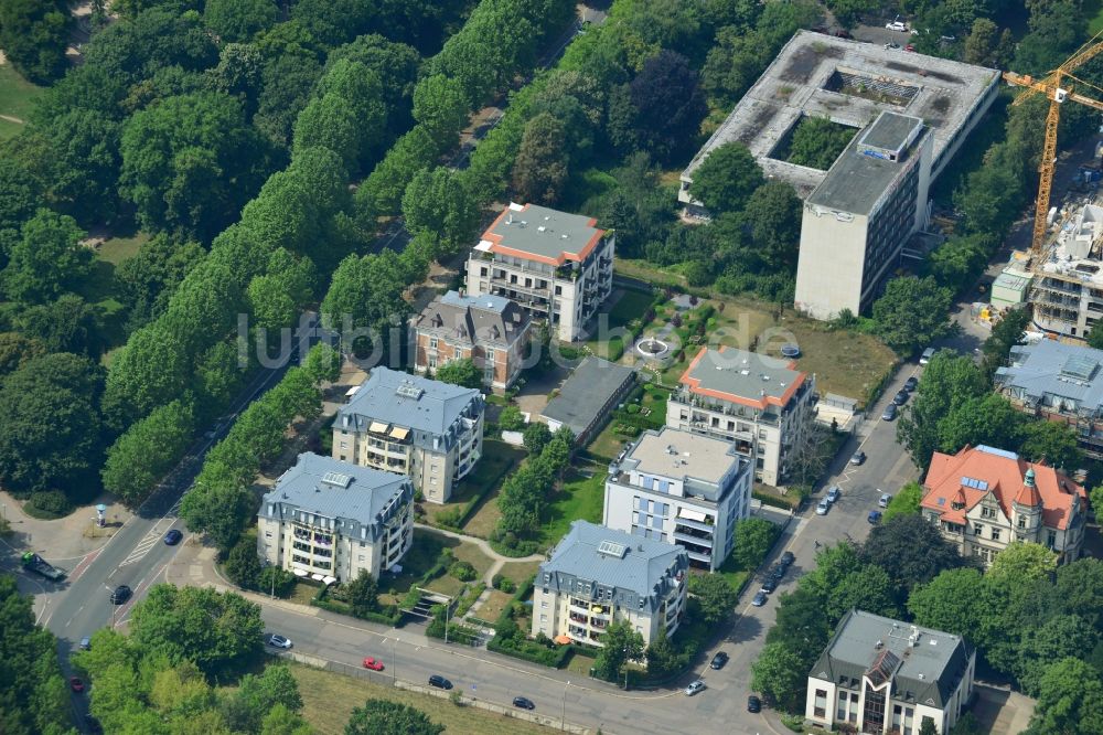 Luftbild Leipzig - Neubau- Wohnanlage mit modernen Stadthäusern und Mehrfamilienhäusern am Clara-Zetkin-Park in Leipzig im Bundesland Sachsen