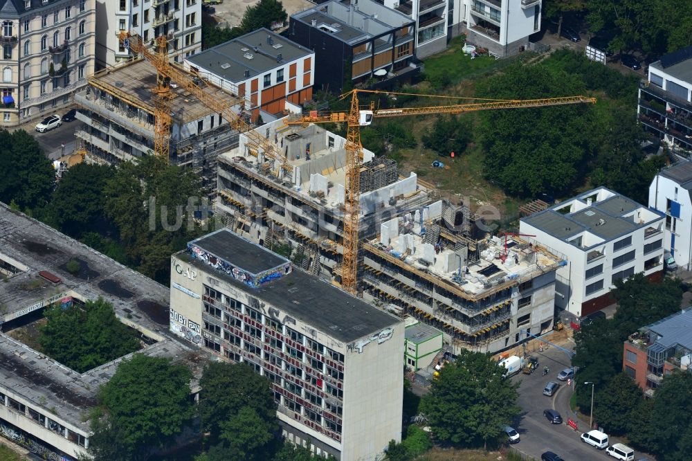 Leipzig aus der Vogelperspektive: Neubau- Wohnanlage mit modernen Stadthäusern und Mehrfamilienhäusern an der Schwägerichenstraße in Leipzig im Bundesland Sachsen