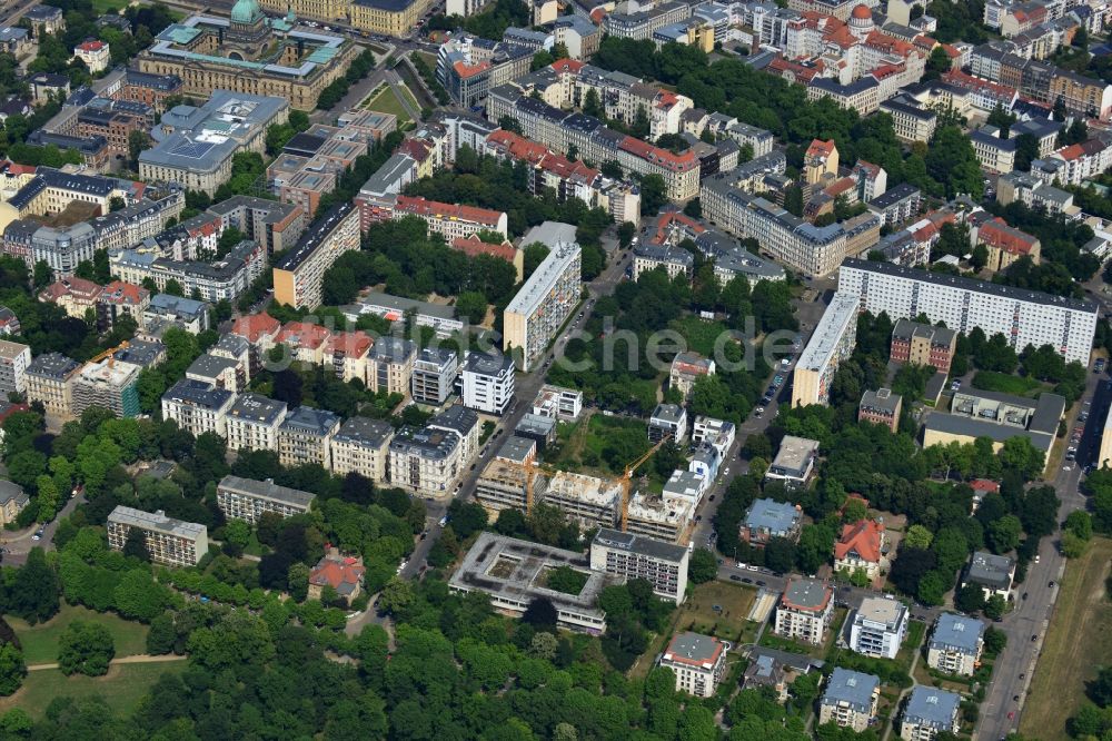 Leipzig aus der Vogelperspektive: Neubau- Wohnanlage mit modernen Stadthäusern und Mehrfamilienhäusern an der Schwägerichenstraße in Leipzig im Bundesland Sachsen