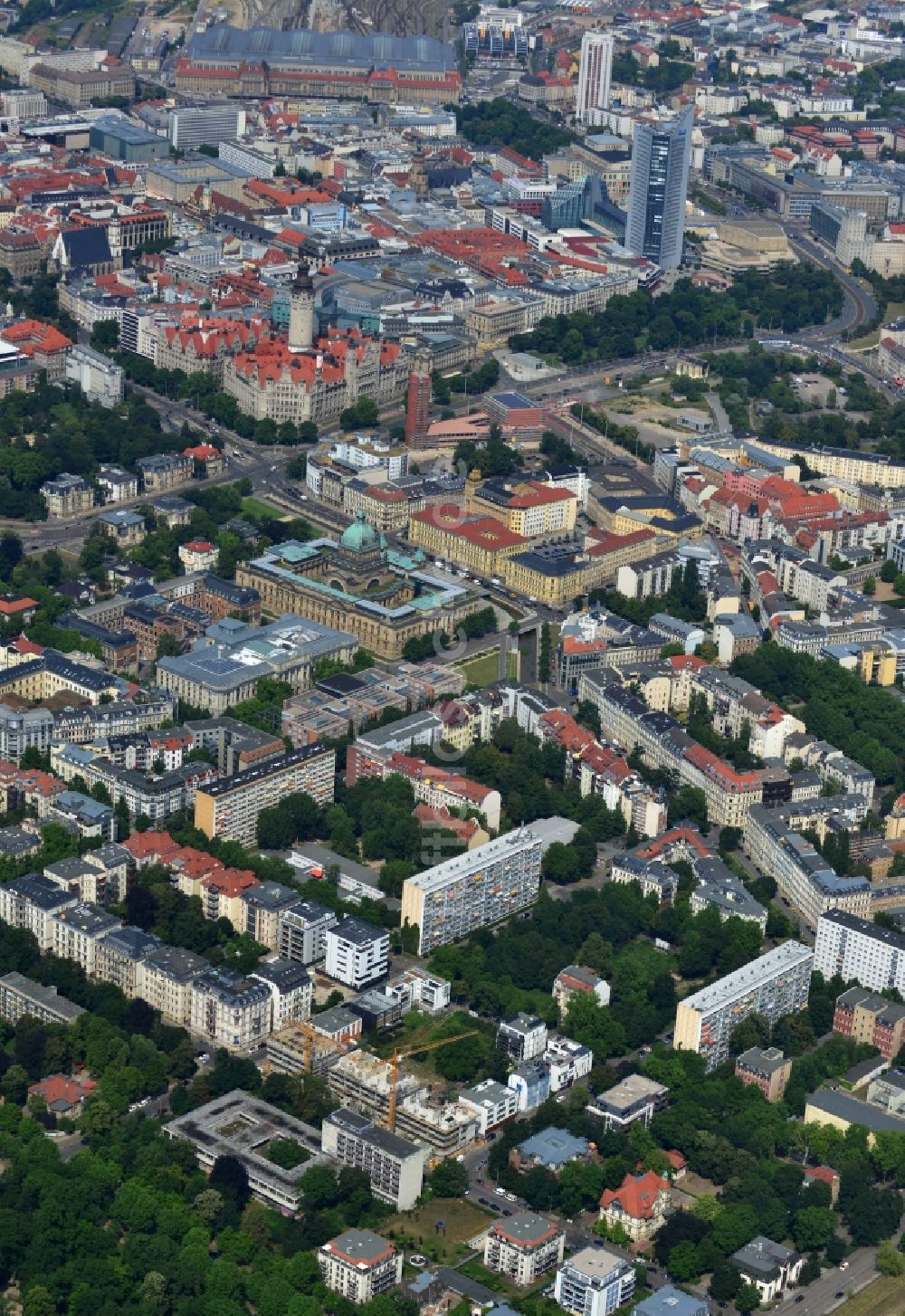 Luftbild Leipzig - Neubau- Wohnanlage mit modernen Stadthäusern und Mehrfamilienhäusern an der Schwägerichenstraße in Leipzig im Bundesland Sachsen