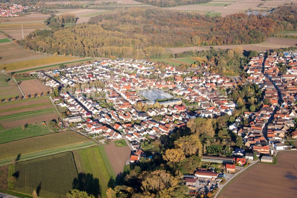 Kuhardt von oben - Neubau- Wohngebiet einer Einfamilienhaus- Siedlung Blumenviertel in Kuhardt im Bundesland Rheinland-Pfalz, Deutschland