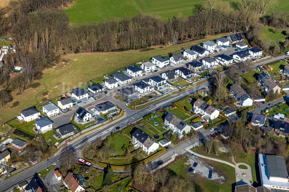 Fröndenberg/Ruhr von oben - Neubau- Wohngebiet einer Einfamilienhaus- Siedlung im Ortsteil Langschede in Fröndenberg/Ruhr im Bundesland Nordrhein-Westfalen, Deutschland