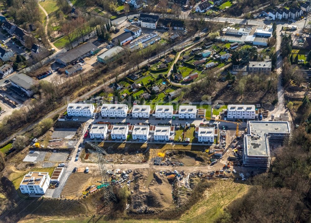 Luftaufnahme Bochum - Neubau- Wohngebiet einer Reihenhaus- Siedlung Am alten Sägewerk im Ortsteil Weitmar in Bochum im Bundesland Nordrhein-Westfalen, Deutschland