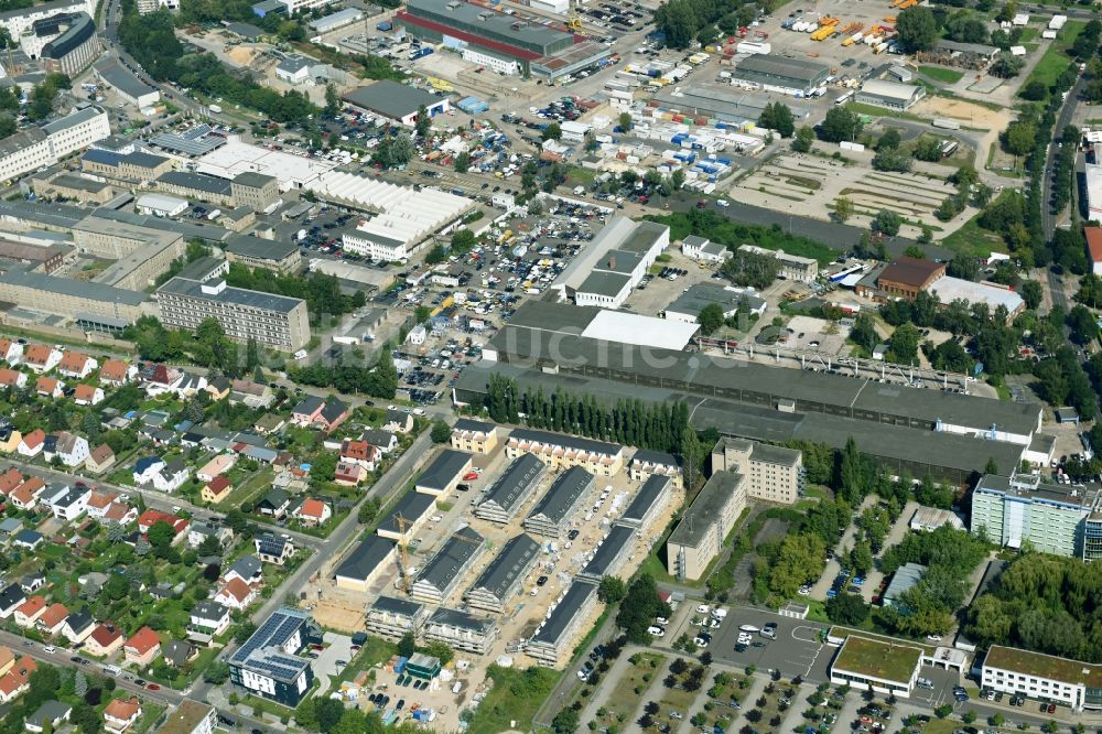 Luftbild Berlin - Neubau- Wohngebiet einer Reihenhaus- Siedlung Arendscarree an der Arendstraße Ecke Lichtenauer Straße - Schleizer Straße im Ortsteil Hohenschönhausen in Berlin, Deutschland