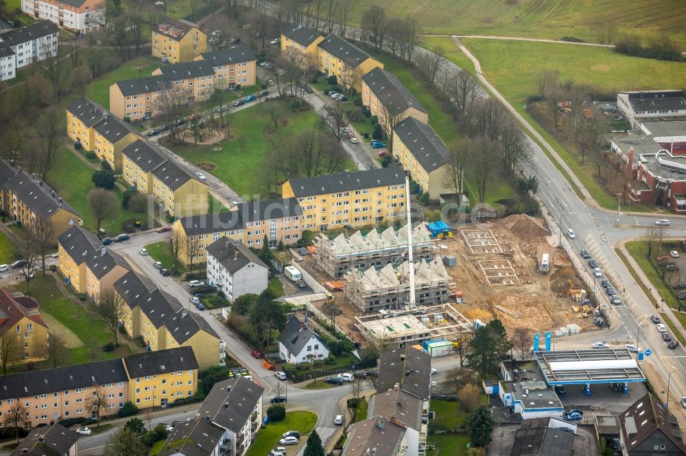 Heiligenhaus von oben - Neubau- Wohngebiet einer Reihenhaus- Siedlung der Deutschen Reihenhaus AG an der an der Ratinger Straße Ecke Bergische Straße in Heiligenhaus im Bundesland Nordrhein-Westfalen, Deutschland