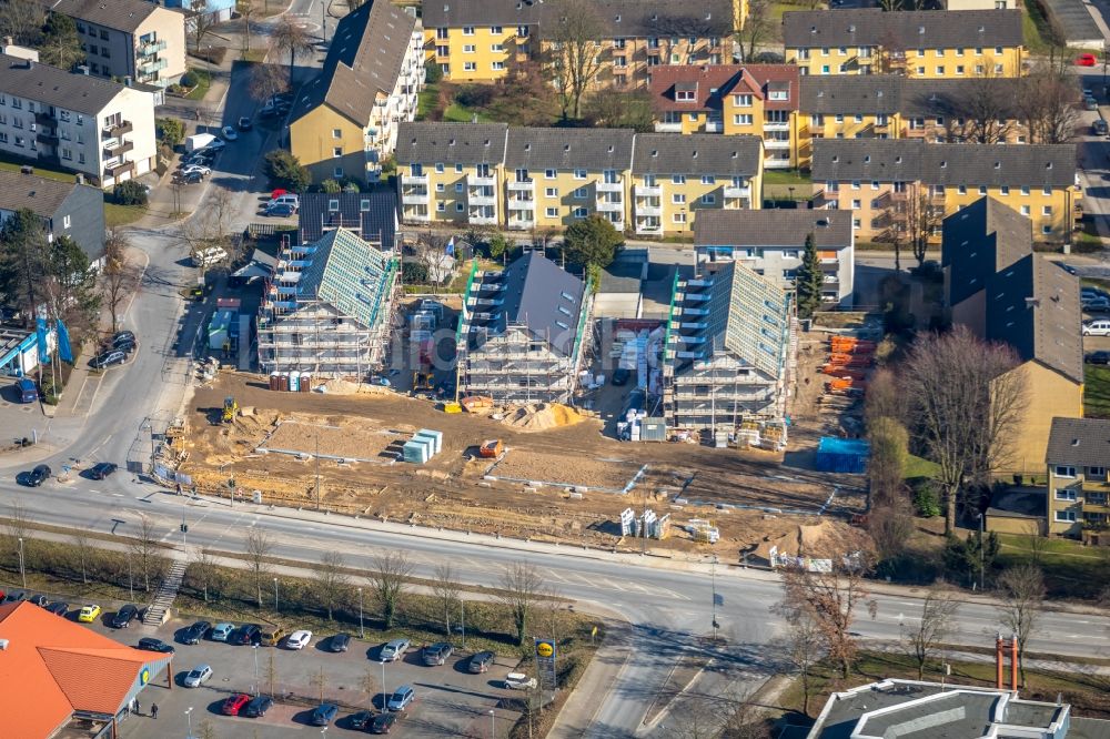 Heiligenhaus aus der Vogelperspektive: Neubau- Wohngebiet einer Reihenhaus- Siedlung der Deutschen Reihenhaus AG an der an der Ratinger Straße Ecke Bergische Straße in Heiligenhaus im Bundesland Nordrhein-Westfalen, Deutschland