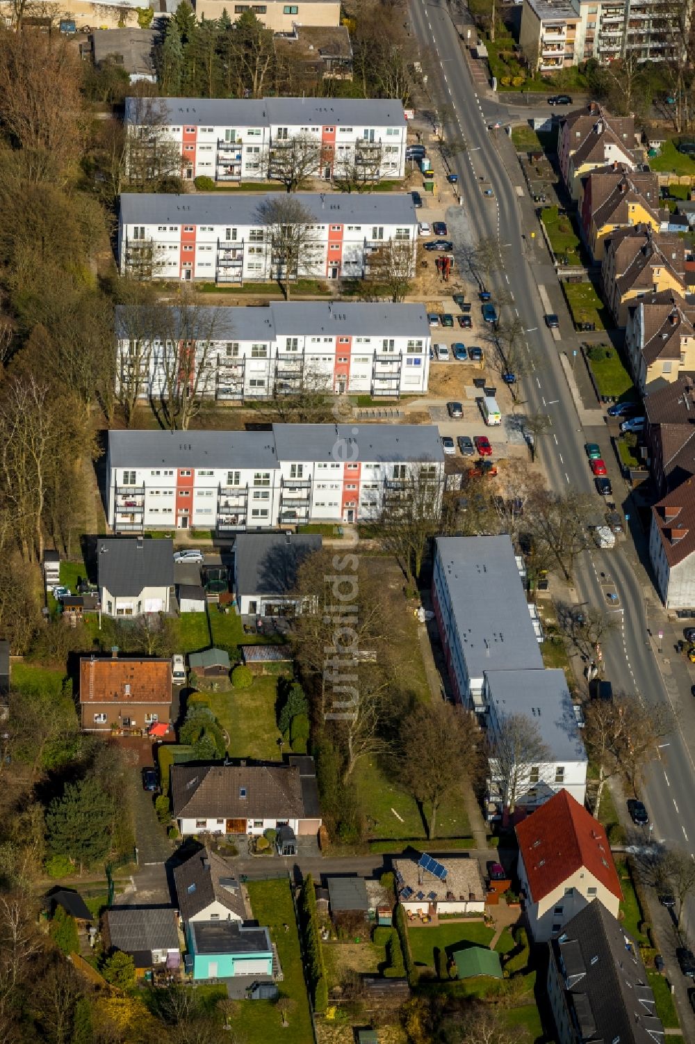 Bochum von oben - Neubau- Wohngebiet einer Reihenhaus- Siedlung entlang der Prinz-Regenten-Straße in Bochum im Bundesland Nordrhein-Westfalen, Deutschland