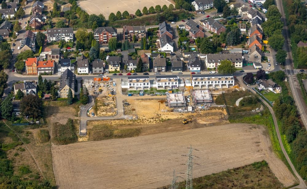 Luftaufnahme Gelsenkirchen - Neubau- Wohngebiet einer Reihenhaus- Siedlung Am Prangebach in Gelsenkirchen im Bundesland Nordrhein-Westfalen, Deutschland