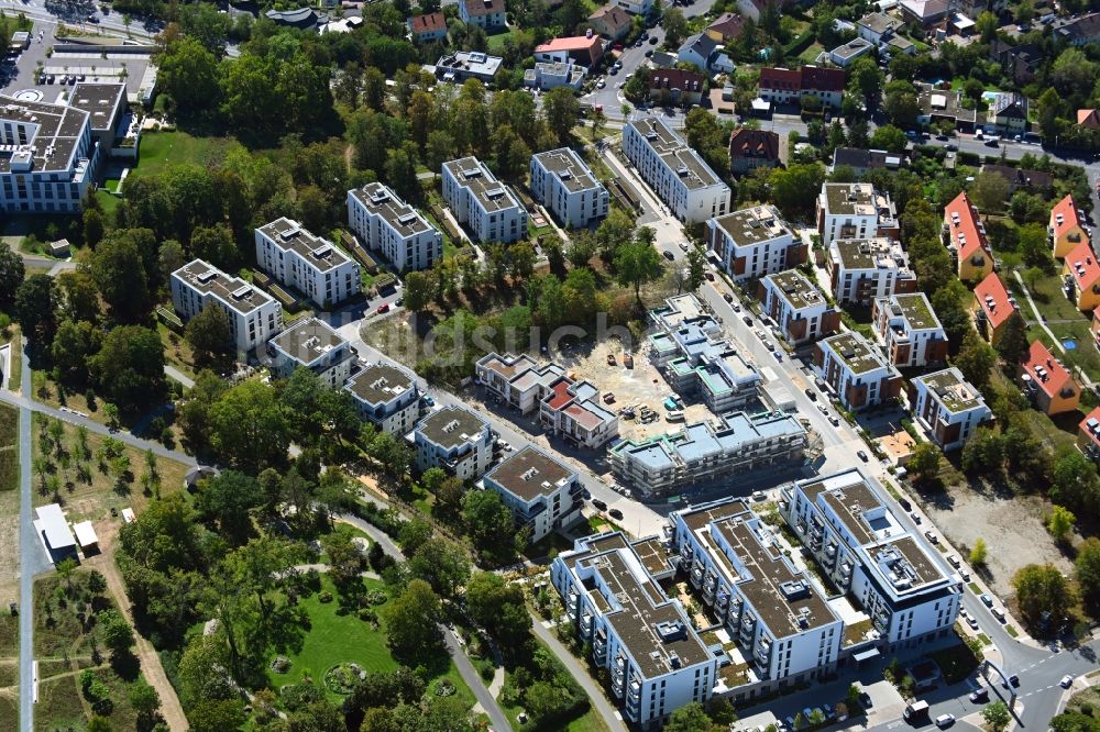 Würzburg aus der Vogelperspektive: Neubau- Wohngebiet einer Reihenhaus- Siedlung des Projekts PICK-UP-GARDEN an der Dr. -Georg-Fuchs-Straße - Athanasius-Kircher-Straße im Ortsteil Frauenland in Würzburg im Bundesland Bayern, Deutschland