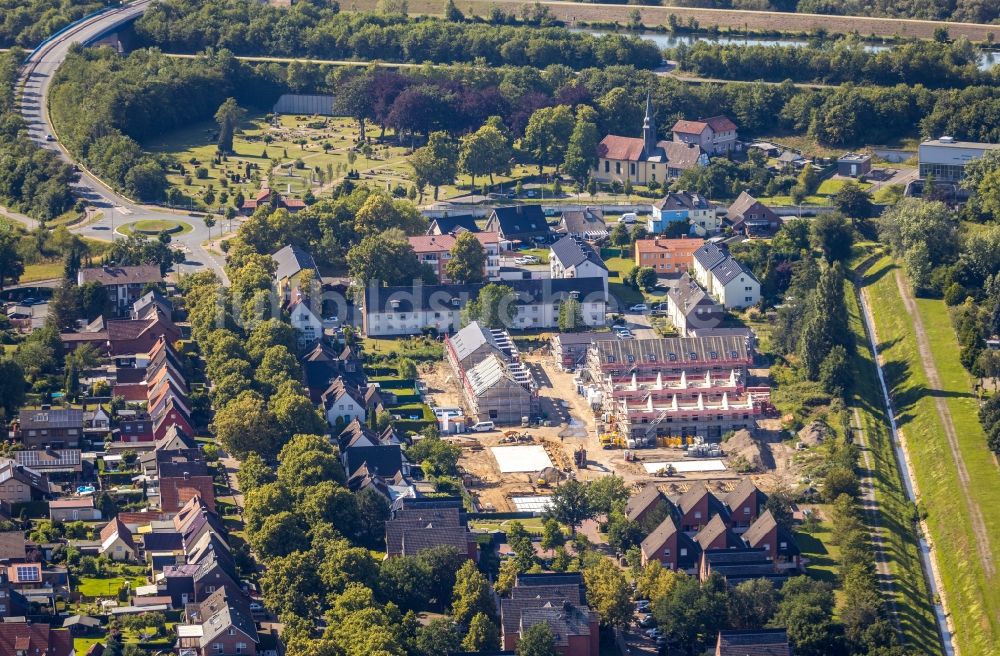 Hamm von oben - Neubau- Wohngebiet einer Reihenhaus- Siedlung Zum Torksfeld im Ortsteil Herringen in Hamm im Bundesland Nordrhein-Westfalen, Deutschland