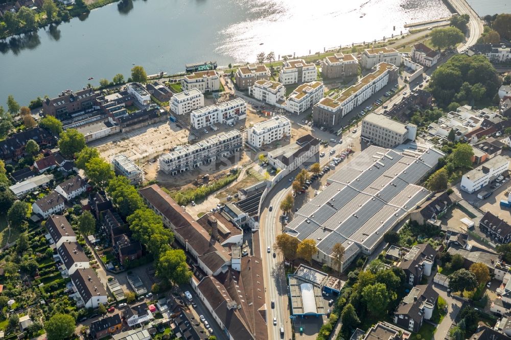 Luftbild Essen - Neubau- Wohngebiet einer Reihenhaus- Siedlung zwischen der Ringstraße und der Bachstraße in Essen im Bundesland Nordrhein-Westfalen, Deutschland