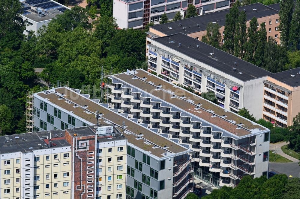 Luftbild Berlin - Neubau eines Wohnhauses Lion-Feuchtwanger-Straße in Berlin, Deutschland