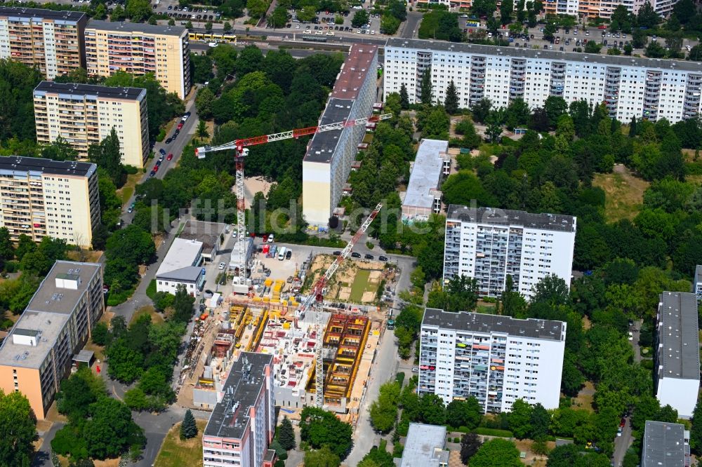 Berlin aus der Vogelperspektive: Neubau eines Wohnhauses an der Marchwitzastraße im Ortsteil Marzahn in Berlin, Deutschland