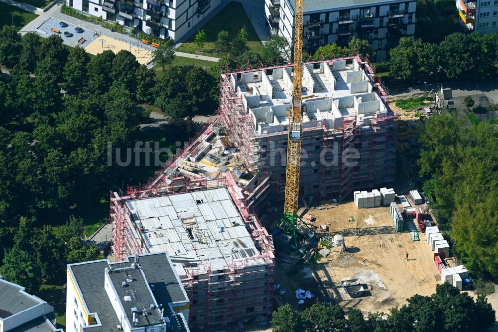 Berlin aus der Vogelperspektive: Neubau eines Wohnhauses Die Neuen Ringkolonnaden im Ortsteil Marzahn in Berlin, Deutschland