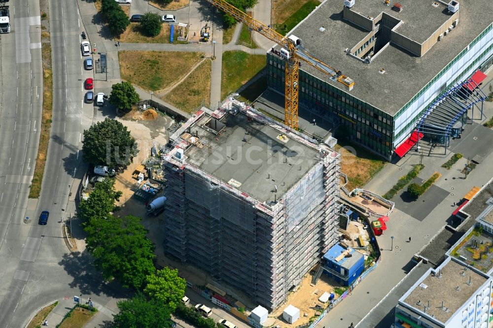 Berlin von oben - Neubau eines Wohnhauses an der Sella-Hasse-Straße im Ortsteil Marzahn in Berlin, Deutschland