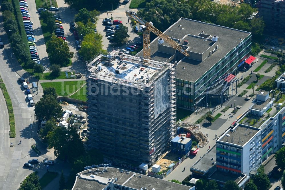 Berlin aus der Vogelperspektive: Neubau eines Wohnhauses an der Sella-Hasse-Straße im Ortsteil Marzahn in Berlin, Deutschland