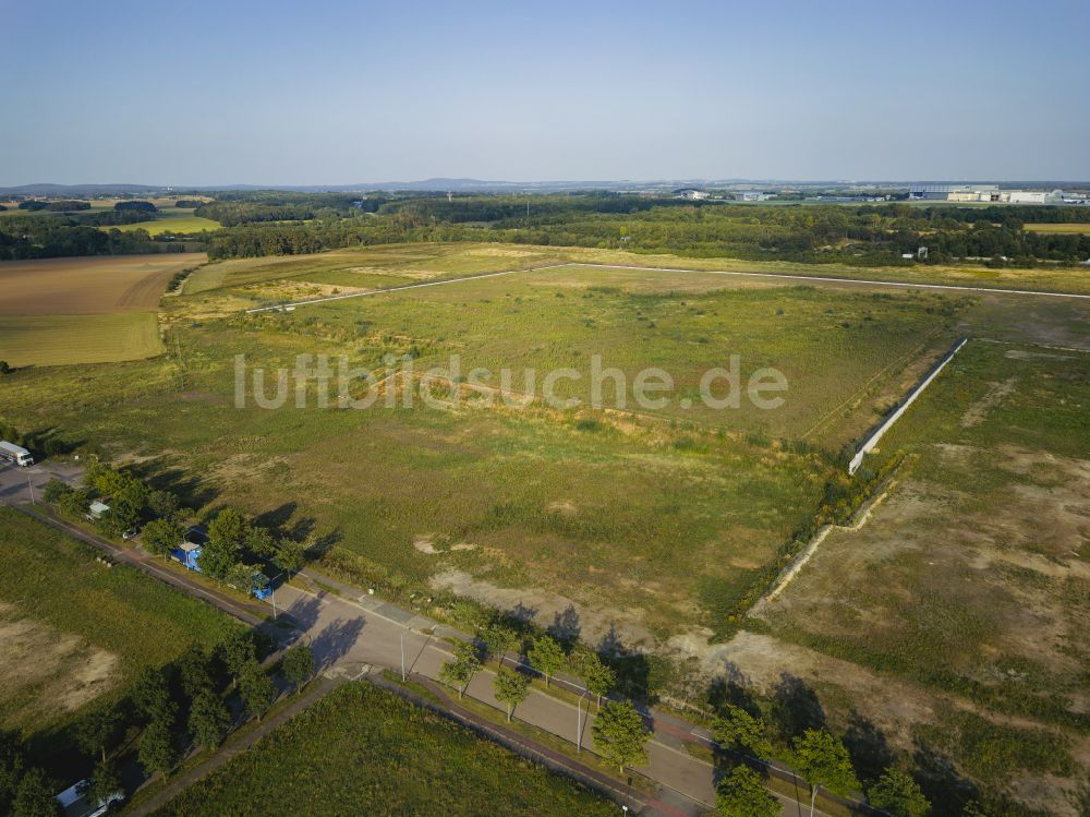 Luftaufnahme Dresden - Neubaufläche des Werksgelände einer Halbleiter- und Chipfabrik der ESMC - European Semiconductor Manufacturing Company in Dresden im Bundesland Sachsen, Deutschland